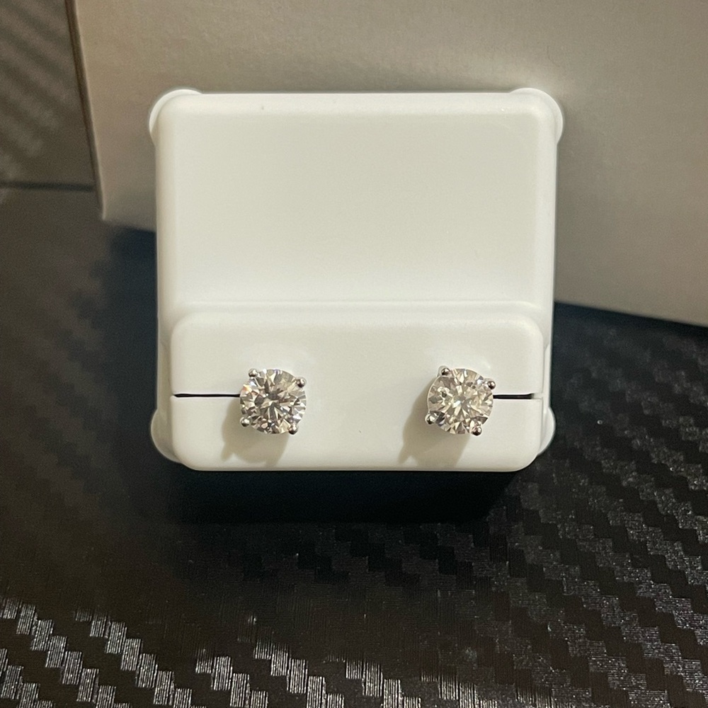 Beautiful 2CT Moissanite Studs - GRA Certified